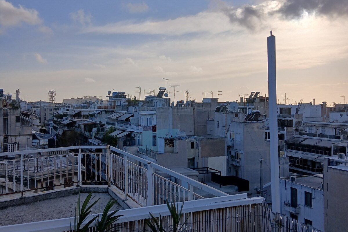 Asimaki-Fotila-·-Acropolis-Skyline-Sunset-2-person-loft-Exarchia-10