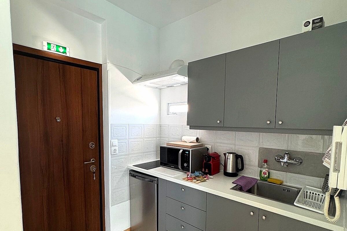 Asimaki-Fotila-·-Acropolis-Skyline-Sunset-2-person-loft-Exarchia-5