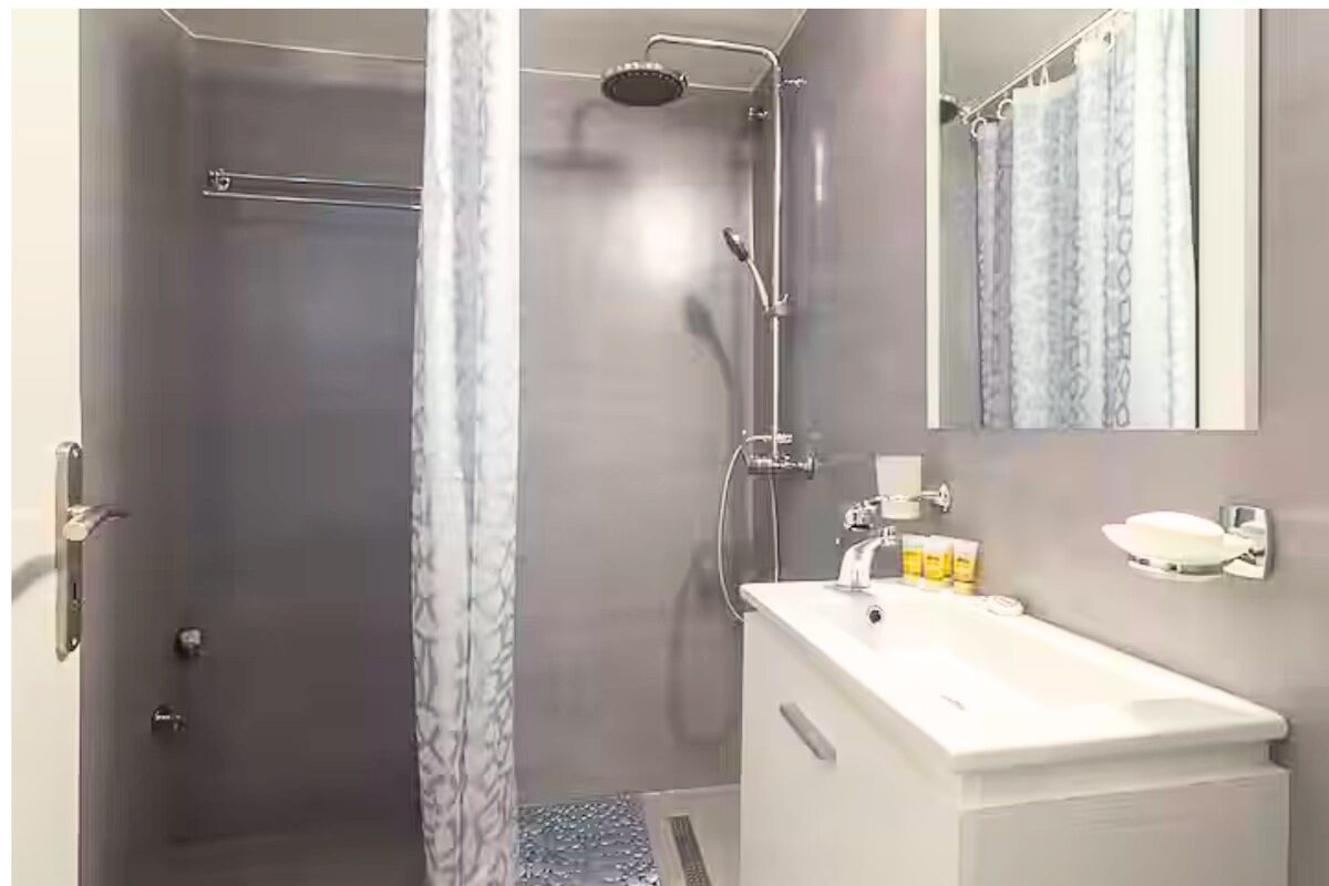 Coloneum-1BD-Cozy-Apartment-in-Athens-Kolonos-14