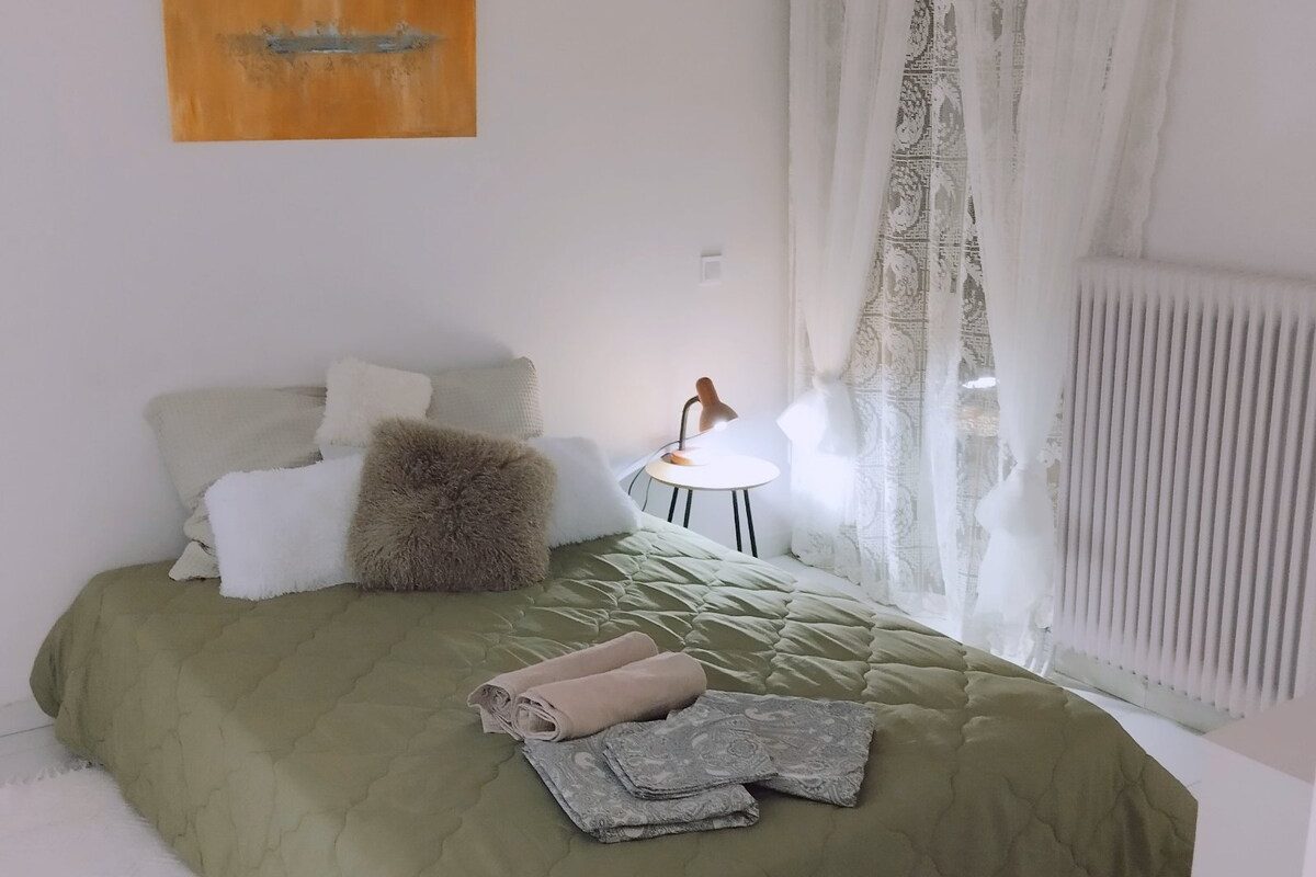 Laura-s-comfy-apt-in-Piraeus-centre-19