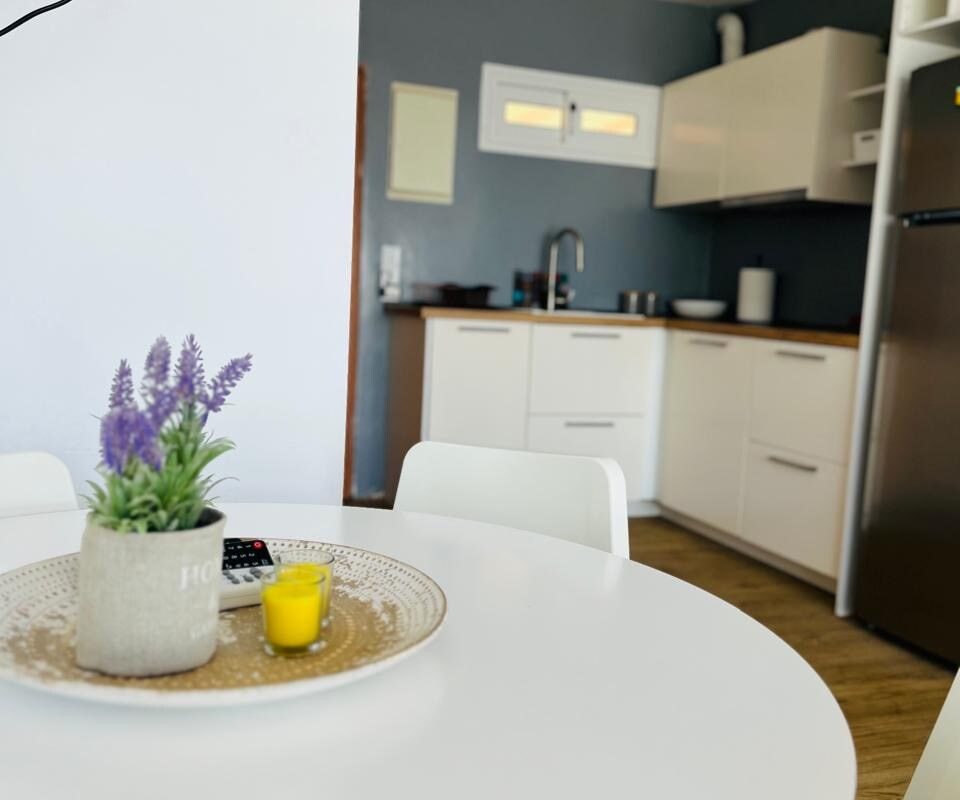 Seaside-Lavrio-Beach-House-22