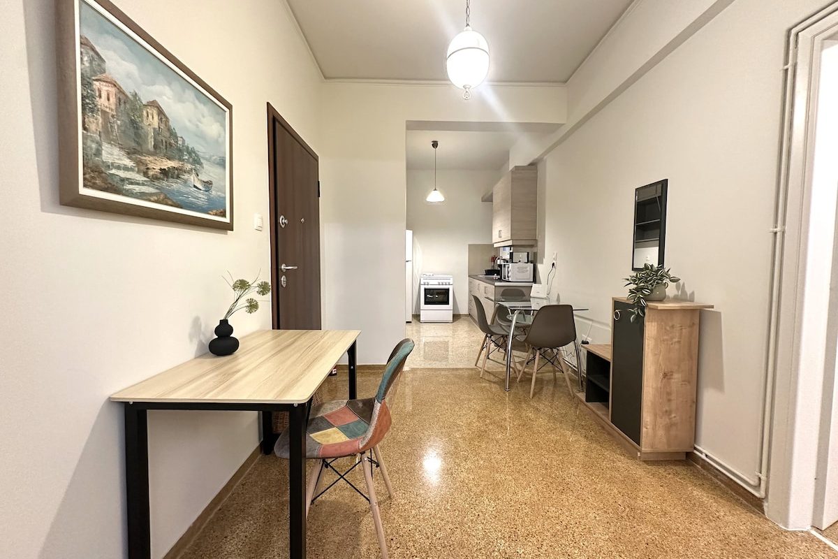 Stylish-Downtown-Apartment-11