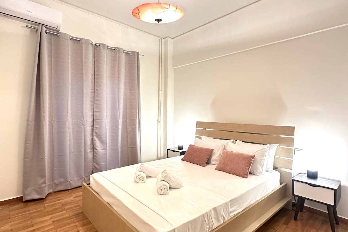 Stylish-Downtown-Apartment-15