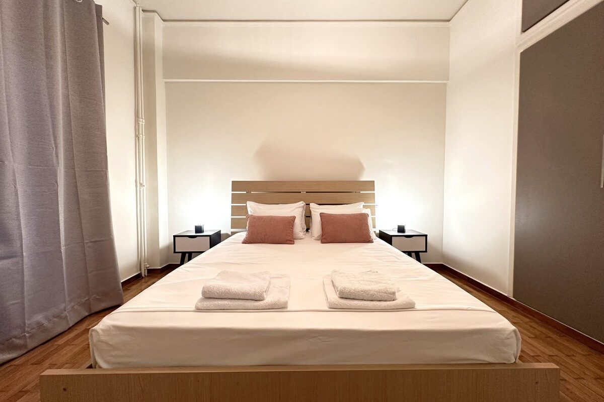 Stylish-Downtown-Apartment-3