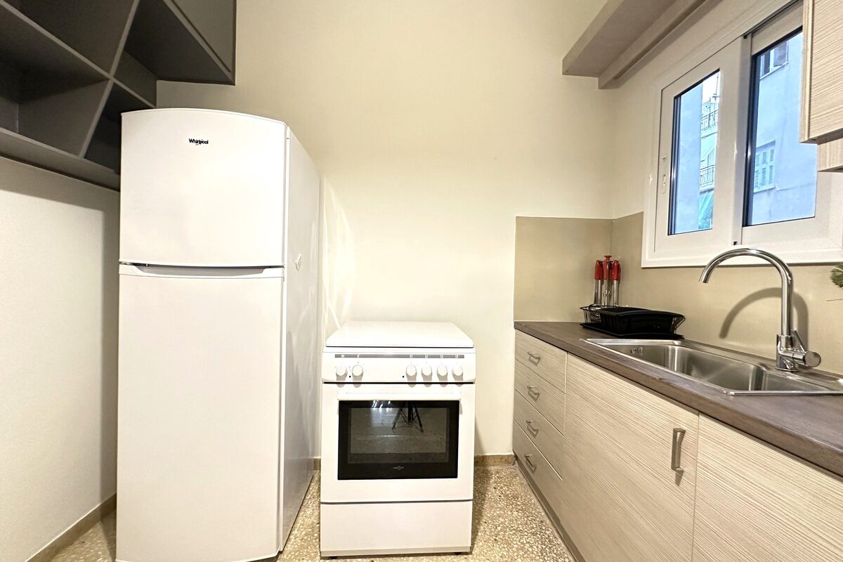 Stylish-Downtown-Apartment-5