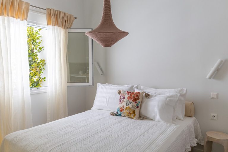Votsala 5 Luxury Studio with Balcony in Piraeus